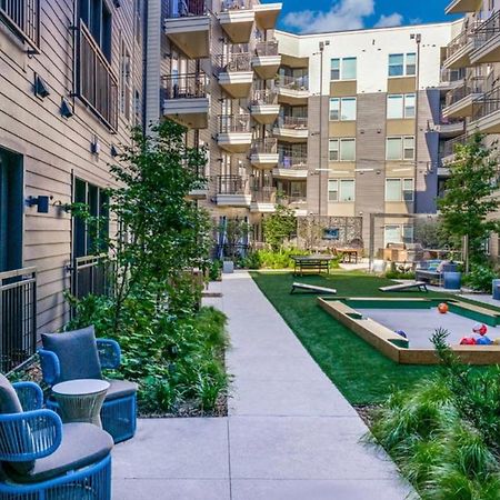 Cozy Retreat-Free Reserved Parking-Pool Addison Exterior foto